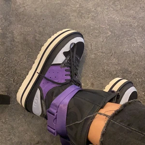 Pop punk boots UGG - SIZE 40 but fits perfectly for 39