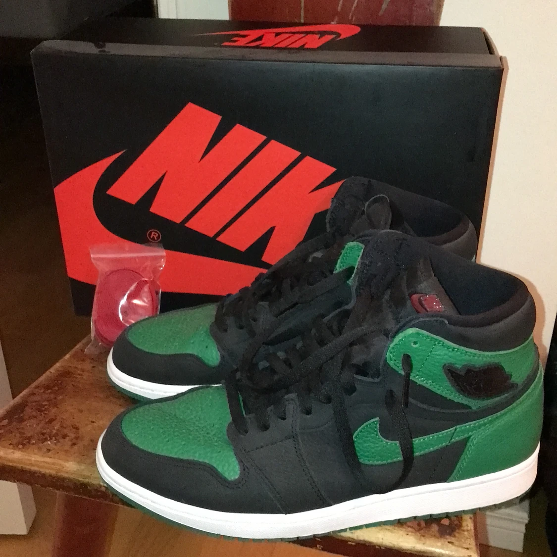 Air Jordan 1 Pine Green