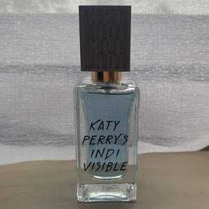 Parfym från Katy Perry, indi visible. Endast testsprutad men tycker inte riktigt om doften, hoppas den kommer till användning hos någon annan🥰 köparen står för frakten 🙏🏼