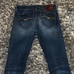 Low waisted jeans - Lågmidjade jeans från replay. Helt oanvända av mig men de är köpta från sellpy så de är thriftade sedan innan. Storlek 28/34, sitter som 36,34/S. Kom privat för mer bilder/info!! <33
