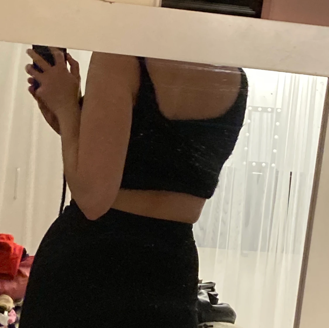 Fluffigt svart linne - 90