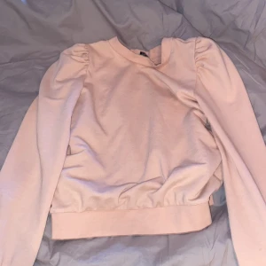 Tröja  - Väldigt fin rosa tröja som inte användts på länge tyvärr, strlk xs