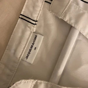 Fin blus - Väldigt bra, behövs endast strykning. Passar 38 