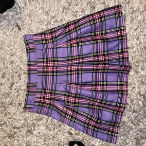 Plaid skirt - Jätte söt kjol! Aldrig använd eftersom den inte är min stil men även väldigt lång. Köpt ifrån ali express