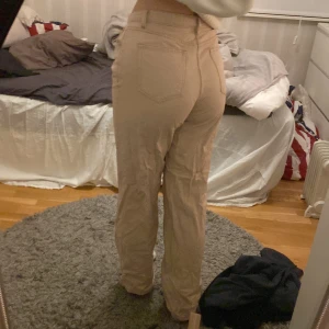 beige jeans - passar M 