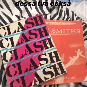 Köp separat eller tillsammans. 80kr separat, 150 tillsammans! The Smiths boken innehåller: noter+ bilder. The clash boken: noter, bilder +  låttexter.   SMITHS BOKEN ÄR SÅLD  