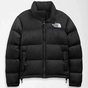 North face jacka  - North face 1996 retro nuptuse jacket. Endast använd 2 ggr. Skriv privat för fler bilder! Kan mötas upp på söder✨ pris kan diskuteras vid snabb affär. 