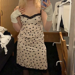 Klänning - Sidenklänning från Zara💕⭐️ Som ny!! (Köpare står får frakt)