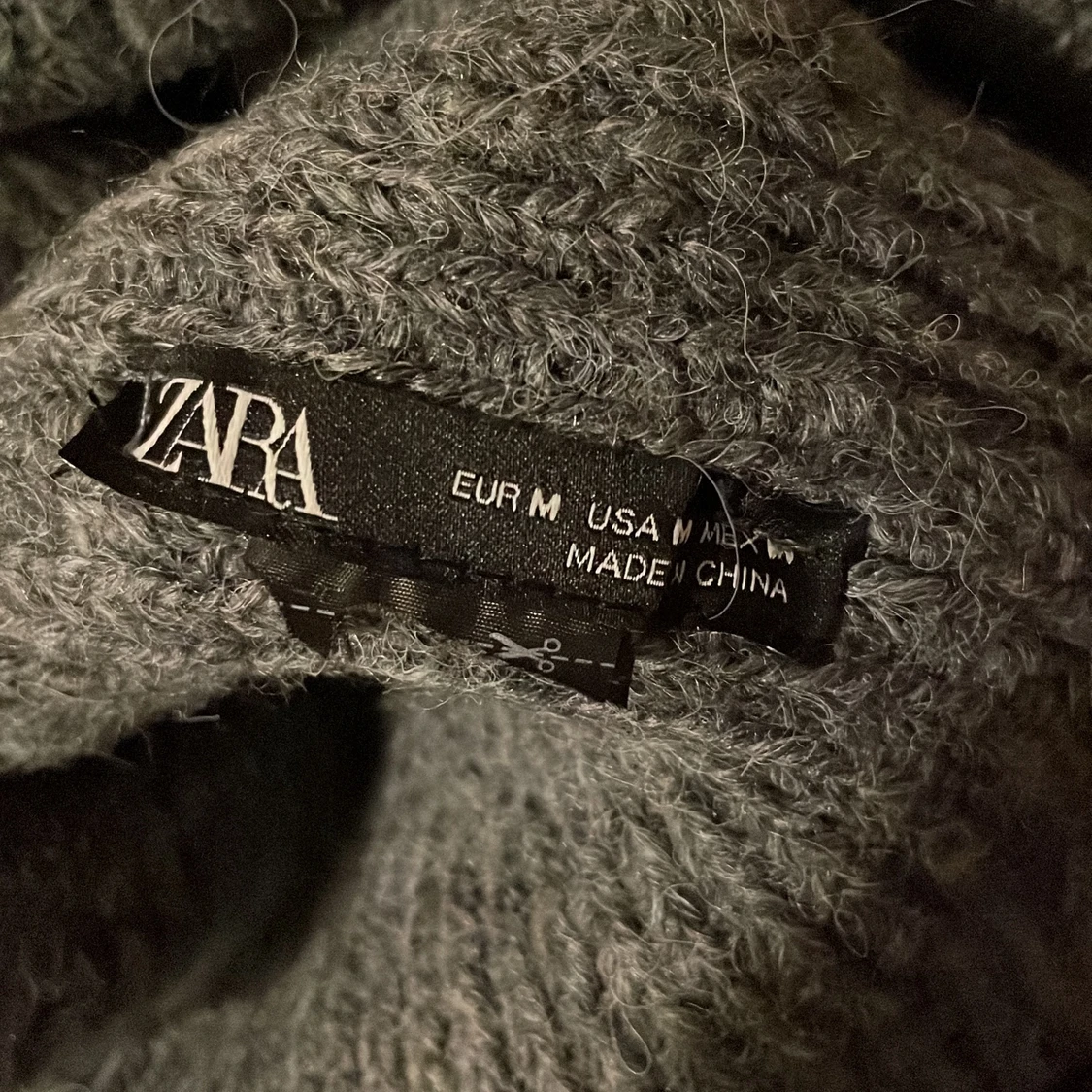 Zara mössa mörkgrå - 91