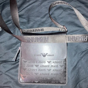 Armani väska - Armanixwlväska köpt för 900kr