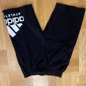 Adidas mjukisshorts - Bekväma mjukisshort från adidas