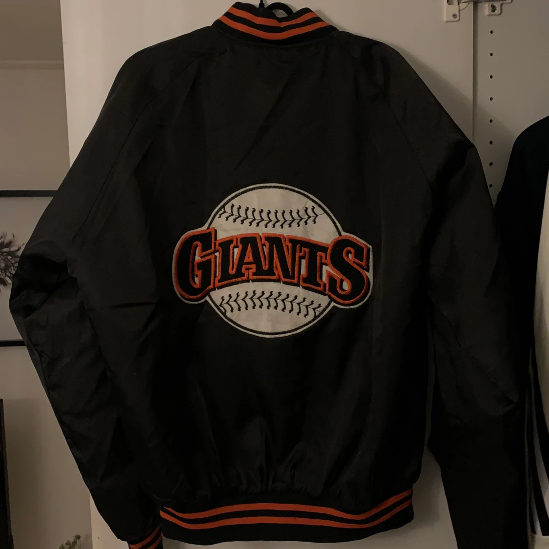 Svart baseballjacka - 90