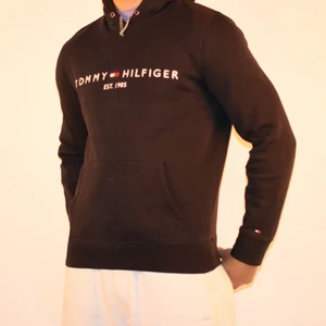 Tommy Hilfiger Hoodie  - Tommy Hilfiger Hoodie i bra skick, använda endast 5 gånger 