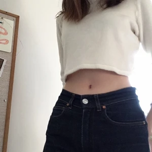 Acnejeans - Mörkblå jeans från Acne i modellen Lita One. 💕 Storlek 26/34 så långa i benen, men går ju att klippa/vika upp! Skriv för fler bilder 🤠 