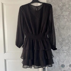 Klänning  - Klänning använd 1 kväll! 