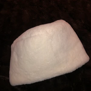 Fejk pälsmössa - Fodrad fejkpäls-mössa med foder