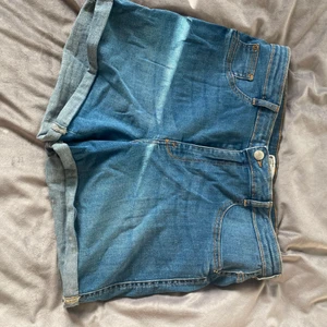 Jeans shorts  - Strl Xl men passar mer L 