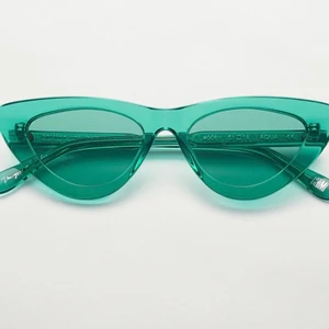 CHIMI glasögon - Cat-Eye solglasögon i färgen Aqua clear. Solglasögonen är knappt använda och kommer med fodral och påse. Köpta för 1000kr