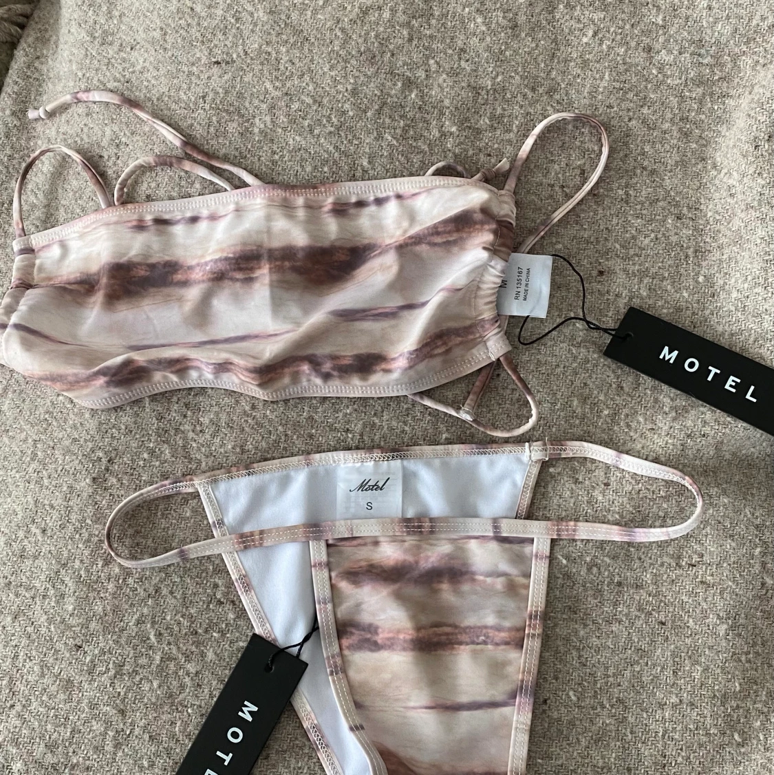 Bikini, Motel Rocks  - 91