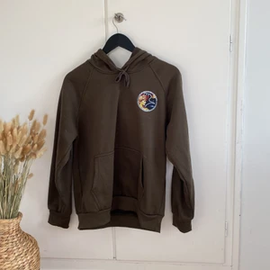 Hoodie - Köpt för någon månad på SHEIN i S. Passar även folk i M. Knappt använd. Nypris: 150k 