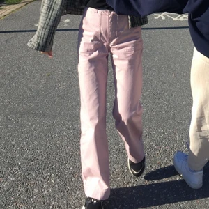 Rosa byxor  - Pastellrosa byxor från dr denim🌸🌸🌸så fina nu till vår! 