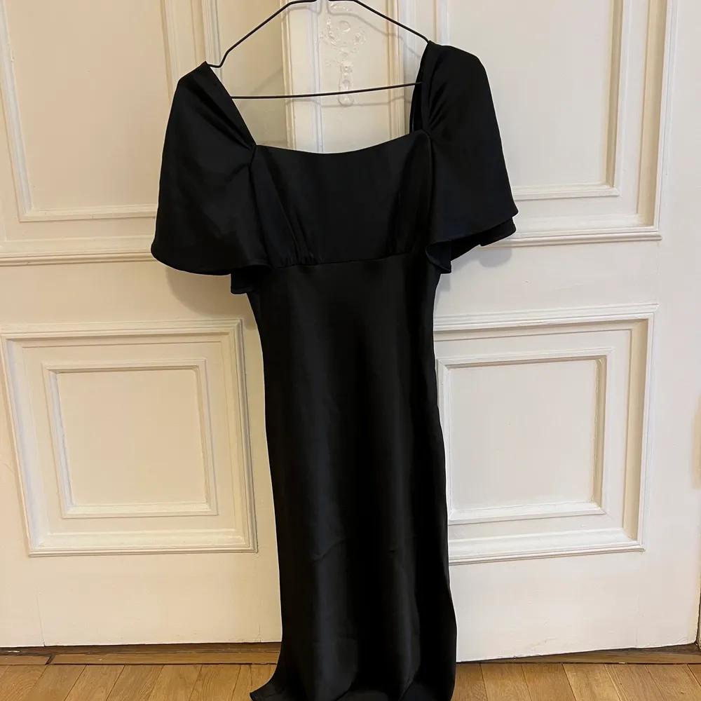 Satin little black dress from NA-KD. Never worn before.. Klänningar.