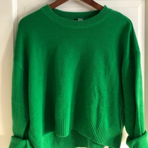 Grön stickad tröja  - Mysig o fin stickad tröja från hm 