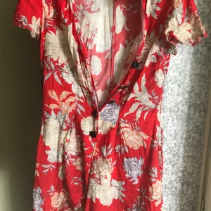 Playsuit - Superfin lös modell från asos. Skrynklig på bilden
