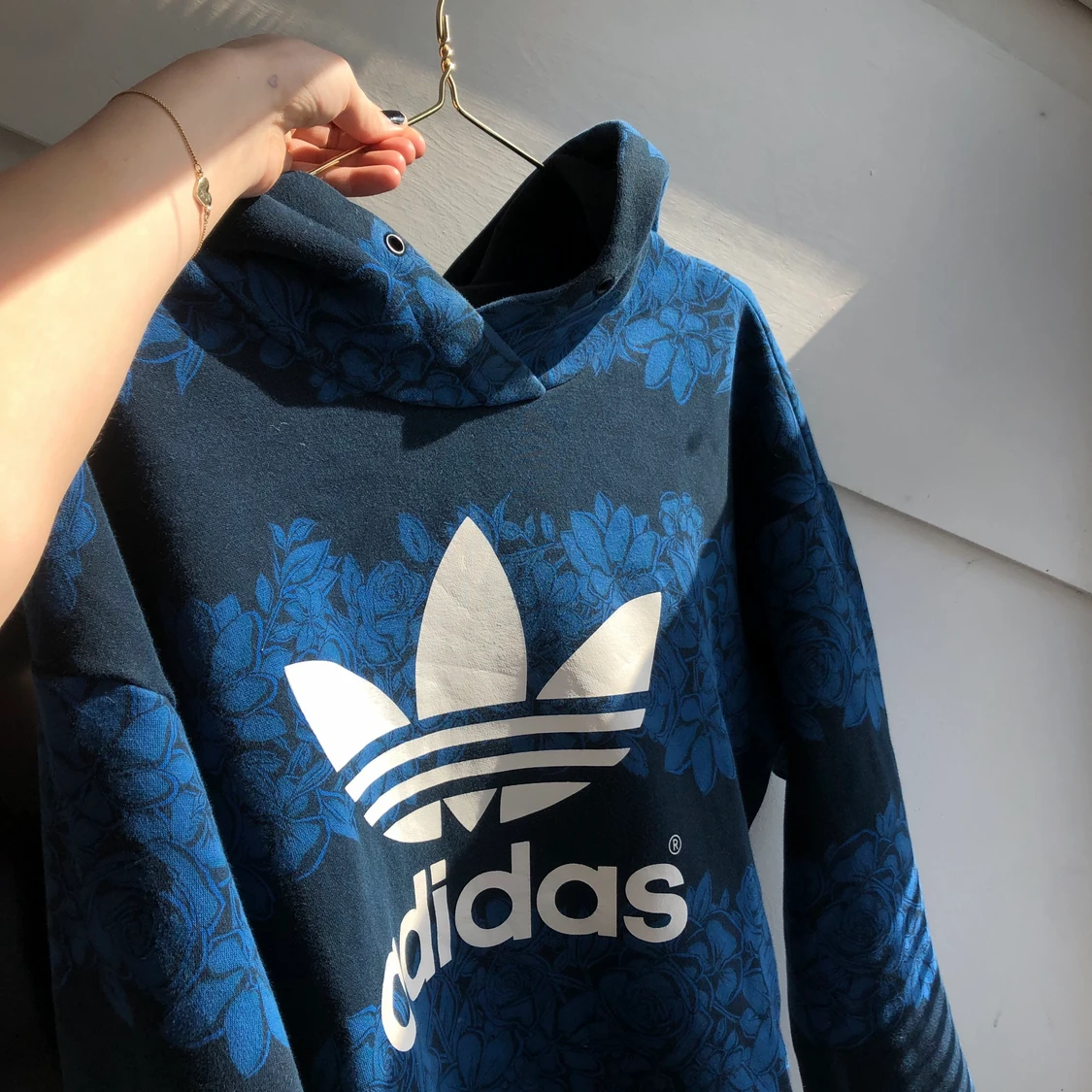 Adidas hoodie🤍 - 90