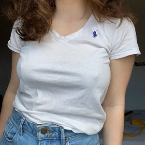 RALPH LAUREN T-SHIRT - Bra och stabil t-shirt från Ralph Lauren