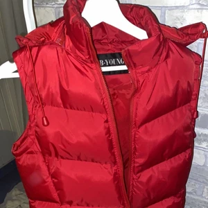 Väst - Röd väst, bra skick!:)