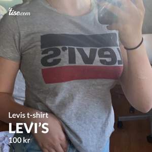 En grå Levis t-shirt som jag fick i julklapp förra året men har endast kommit till användning 2 gånger så att det är som nyskick