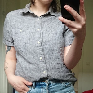 Mjuk skjorta  - Grå skjorta (färgen är som första bilden) från asos 