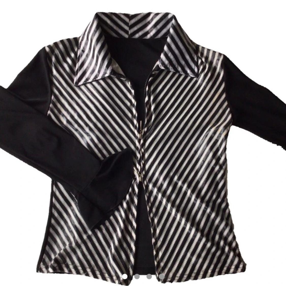 svart och vit randig dubbel blixtlås storlek S  - 90