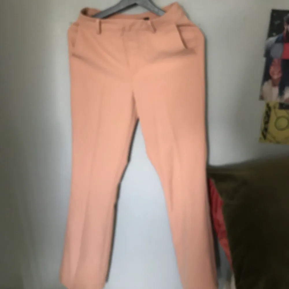 Ett par kostym byxor från Bikbok som jag använde en gång, ordinare pris: 399kr. Jeans & Byxor.