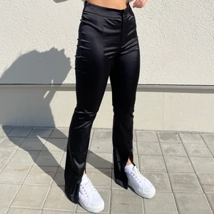 Kostymbyxor med slit - Använda en gång så är i bra skick, frakt tillkommer