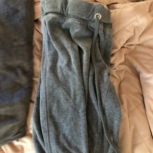 Mjukisbyxor - Gråa mjukisbyxor från Cubus strl M