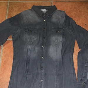 Jeans button up - Not worn 