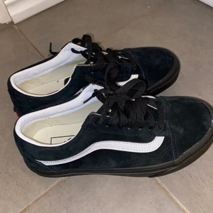 Aldrig använda VANS - Helt nya storlek 36,5. Köpta för 699kr. Standardfrakt 66kr, säg ett pris.