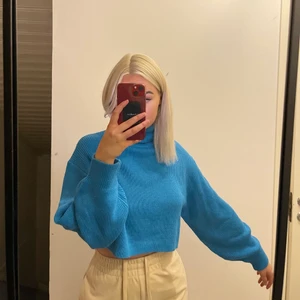 Stickad polo tröja - Aldrig använd men lappen är ej kvar, köpt på hm 