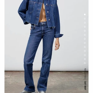 Zara jeans - Säljer dessa jättesnygga jeans från zara då de inte används längre. På mig sitter de i mid rise och är endast använda några få gånger