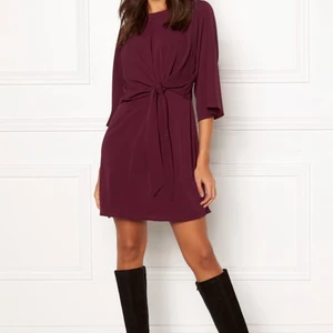 Klänning från Nelly - Använd 1 gng för 2tim. Helt ny ingen skada