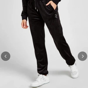 Juicy byxor storlek Xl  - Säljer ett par helt nya juicy byxor i storlek xl pågrund av felköp. Inte utsvängda. Köparen står för frakten!💕