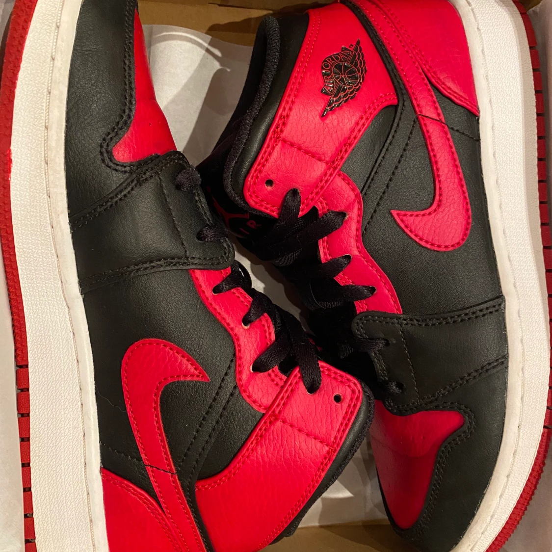 Air Jordan 1 Mid Banned