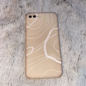 Mobilskal  - Ett silikon mobilskal för iPhone 7,8 plus 