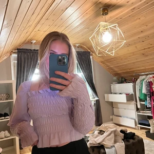 Lila blus från gina tricot - Fin blus från gina tricot, använd en gång så mycket bra skick, Pris: 100 + frakt💕