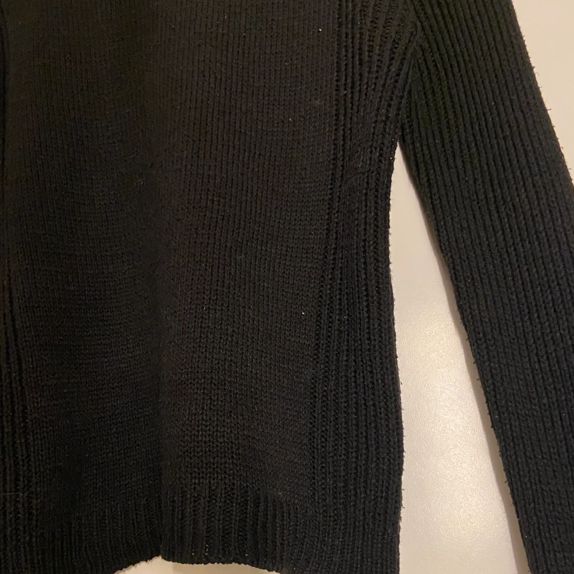 Svart stickad tröja - 90