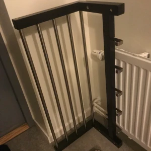 Klädsel hängare - Svart och metall 