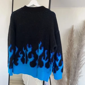 Fin tröja  - Lägger ut igen pga oseriös köpare✨⚡️ obs första är inte min bild. Storlek 34