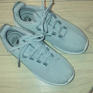 Nike skor - Helt nya Nike sneakers, storlek 38. Lätta och väger ingenting